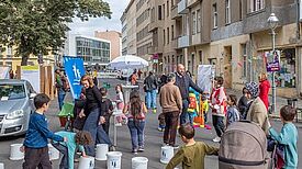Die Lutherstraße in der Spandauer Neustadt wurde für einen Tag zur Spielstraße. Foto: www.salecker.info