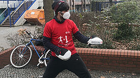 Auf dem Falkplatz können Kinder und Jugendliche zum Beispiel Kampfsport gemeinsam betreiben. (Bild: QM Rollbergsiedlung)
