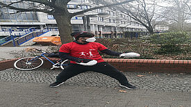 Auf dem Falkplatz können Kinder und Jugendliche zum Beispiel Kampfsport gemeinsam betreiben. (Bild: QM Rollbergsiedlung)