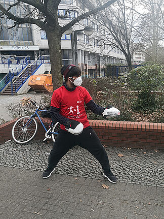 Auf dem Falkplatz können Kinder und Jugendliche zum Beispiel Kampfsport gemeinsam betreiben. (Bild: QM Rollbergsiedlung)