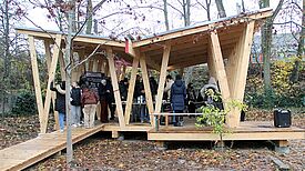 Das grüne Klassenzimmer ist ein Holzbauwerk. (Bild: Dominique Hensel)