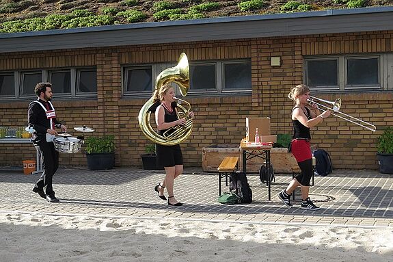Im VIKI-Haus wurde das QM Brunnenviertel-Ackerstraße mit Musik und großem Buffet feierlich verabschiedet. Bild: Julia Schonlau & QM Brunnenviertel-Ackerstraße