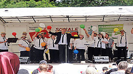 Die Kiezfestbühne auf der Festmeile  Foto: QM Körnerpark