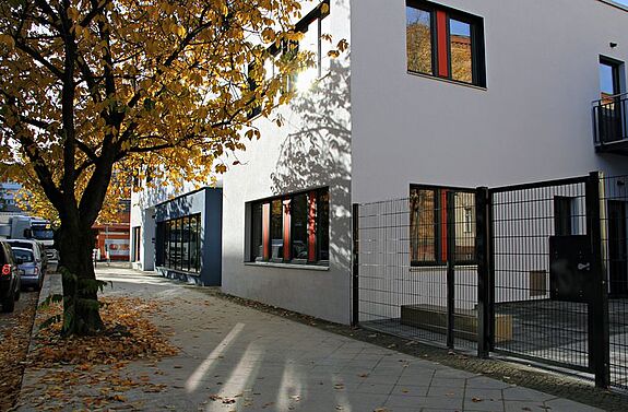 Die Fassade des neuen Olof-Palme-Zentrums Bild: QM Brunnenviertel-Brunnenstraße 