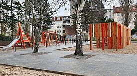 Der neue Spielplatz rund um die Auguste-Viktoria-Allee ist seit dem 20. Dezember 2021 wieder nutzbar und bietet viel Platz für Kinder jeden Alters. Bild: QM Auguste-Viktoria-Allee