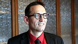 Stephan von Dassel in seinem Büro Bild: Johannes Hayner