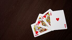 Beim Skat kommt es auf die richtigen Karten an. (Bild: Yanina / pexels)