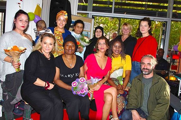 Die Teilnehmerinnen und Organisatoren des Projekts „Mütter stärken“. Foto: QM Düttmann-Siedlung