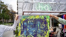 Damit Kindern und Jugendlichen bei den wöchentlichen Bastel- und Kreativmittagen nicht das Material ausgeht, organisierte die Nachbarin Lara finanzielle Unterstützung durch den Aktionsfonds. (Bild: QM Rollbergsiedlung / Lara Stöhlmacher)