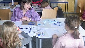 Kreativität gefragt: Kinder planen den Käpt’n-Blaubär-Spielplatz nach ihren Vorstellungen. Foto: QM Flughafenstraße