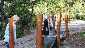Am 8. September 2021 wurde der Bewegungsparcours mit einer  Projektbegehung offiziell eröffnet. Foto: QM Rollbergsiedlung
