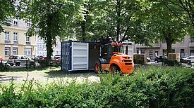 Dieser blaue Schiffscontainer ist zukünftig ein Treffpunkt im Kiez. Bild: QM Spandauer Neustadt