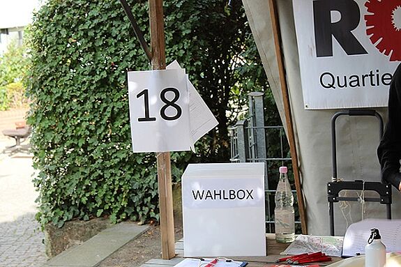 Wahlbox am Stand des QM Rollbergsiedlung. Bild: QM Rollbergsiedlung