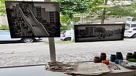 Die Fotoausstellung „Schnappschüsse – Bilder aus der Rollbergesiedlung“ gibt Einblicke in das Quartiersleben von den 1960er Jahren bis heute. (Bild: Selim Toth)