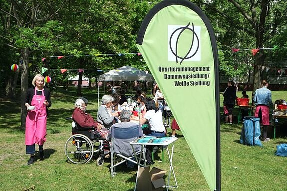 Das QM Weiße Siedlung unterstützte tatkräftig. (Bild: QM Dammwegsiedlung/Weiße Siedlung W+P GmbH)
