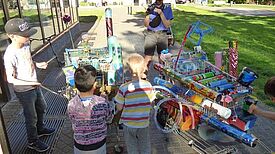 Neue Musikinstrumente, gebaut aus Einkaufswagen. Bild: QM Hellersdorfer Promenade