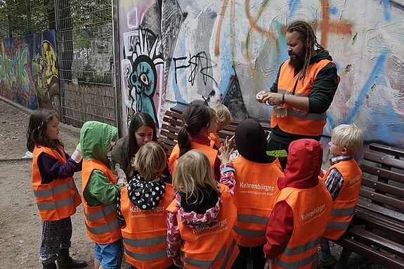 Upcycling statt Wegwerfen: In Kooperation mit Schulen und Nachbarschaft werden Workshops angeboten. Bild: Müll Museum Soldiner Kiez