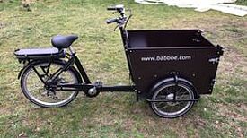 Neben Geschirr, Pavillon und Feuerschale können sich die Bewohnerinnen und Bewohner in der Spandauer Neustadt nun auch ein elektrisches Lastenrad über das LeihFORUM in der Spandauer Neustadt ausleihen. Bild: QM Spandauer Neustadt