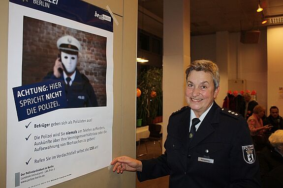 Ilona Phlippeau vom Präventionsteam der Polizei. Foto: Gerald Backhaus