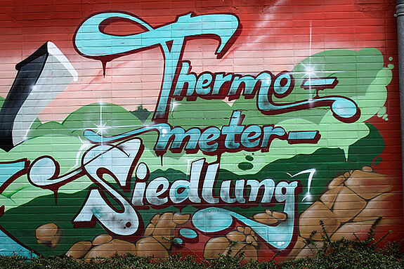 Durch das Projekt „Stadtteilkultur Thermometersiedlung“ werden Nachbarinnen und Nachbarn zusammengebracht und entdecken gemeinsam ihren Kiez. (Bild: QM Thermometersiedlung) 