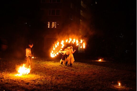 Den Abschluss markierte eine imposante Feuershow der Gruppe „Hammerflausch“. (Bild: Julian Krischan)