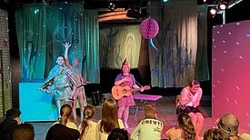 Ein Mutmachlied lässt Kinder die Angst vor dem Schweinehund überwinden. (Bild: QM Moabit-Ost)