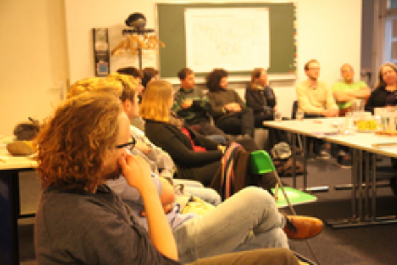 Unter dem Motto "Nachbarschaft online" wurde über digitale Nachbarschaftsvernetzung diskutiert Bild: Anna Lindner