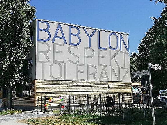 Das Haus Babylon erstrahlt im neuen Gewand. Foto: Anka Stahl