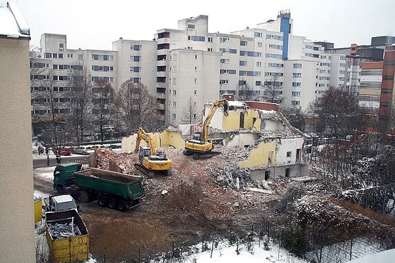 Das Olof-Palme-Zentrum wurde an der Stelle des früheren Kinder- und Jugendzentrums in der Demminer Straße 28 neu errichtet. Foto: Dominique Hensel 