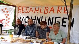 Bei der Kaffeetafel in QM-Gebiet Gropiusstadt Nord gab es viele verschiedene Kuchen. (Bild: QM Gropiusstadt Nord)