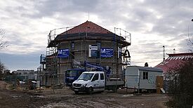 Einer der beiden Türme, in denen die Cabuwazi-Kinder bald trainieren werden. Foto: Benjamin Barthmann