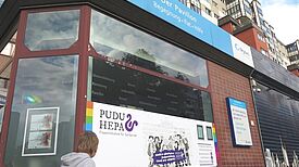 Die Fraueninitiative Puduhepa e.V. hat die Räumlichkeiten des Beratunsgpavillons in der Brunnenstraße bezogen. Bild: Julia Schonlau