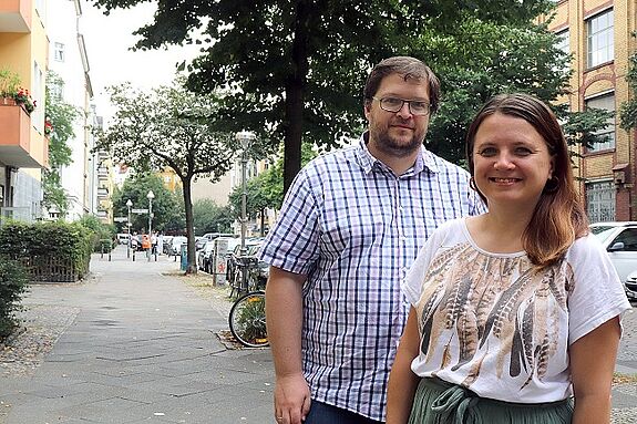 Martin und Ewelin Barthel betreuen das Projekt Kiez(t)raum. Bild: Andrei Schnell, Sulamith Sallmann