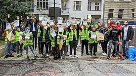 Die fleißigen Helferinnen und Helfer des Clean-Up-Days im Flughafenkiez. (Foto: CandyStorm)