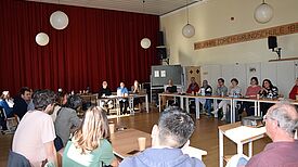 Zahlreich fand sich der Quartiersrat zu seiner neunten Sitzung in der Zürich-Schule zusammen. (Bild: MTS Social Design)