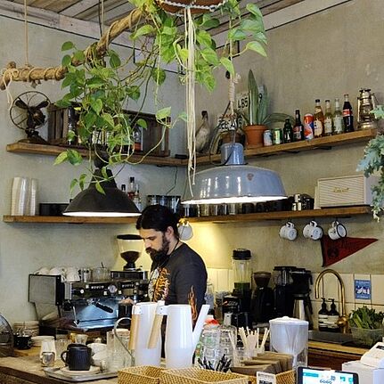 Das Café Roamers verbindet kalifornisches Hippie-Ambiente mit selbstgemachtem Frühstück. Bild: Birgit Leiß