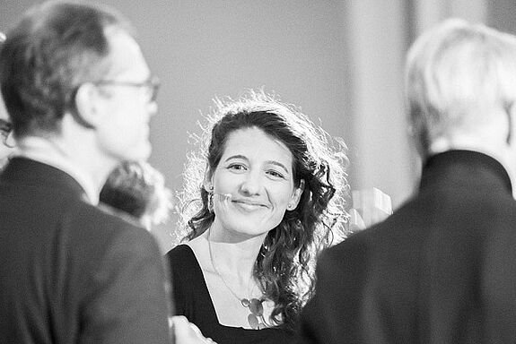 Moderatorin Miriam Janke. Bild: Alexander Schippel