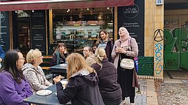 Die kulinarische Oase Gülays Kitchen ist das Ergebnis einer mutigen Entscheidung – die Inhaberin wagte nämlich den Schritt in die Selbstständigkeit, obwohl anfangs Bedenken bestanden. (Bild: Birgit Leiß)