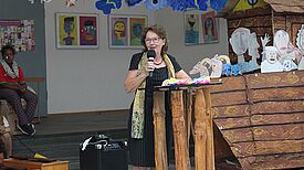 Schulgründerin Heidrun Böhmer ließ die letzten 30 Jahre Revue passieren. Bild: M. Hühn