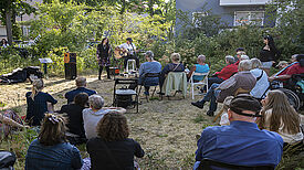 Draußen und kostenlos: Am 2. und 3. Juni 2023 fand zum vierten Mal das Musikfestival „Allee der Klänge“ im QM-Gebiet Auguste-Viktoria-Allee statt. (Bild: Annette Richter)