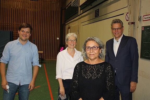 Führen durch das erste Nahariyaforum: Johannes Raschke, Corinna Lippert, Kadriye Karci und Jörn Oltmann (von links). (Foto: Gerald Backhaus)