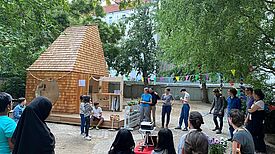 Die „Zauberbude“ steht den Schülerinnen und Schülern der Carl-Kraemer Grundschule seit September 2020 zur Verfügung. Sie soll für vielseitige Zwecke genutzt werden.  Bild: Carl-Kraemer-GS