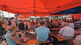 Zur Einstimmung sang der Gemischte Chor Berlin-Altglienicke. Das Publikum lauschte gespannt. (Bild: Joachim Schmidt)