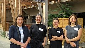 Deutsche Delegation (von links nach rechts): Anja Beuchel (Ministerium des Inneren, für Bau und Heimat), Kathrin Schultheis (Bundesinstitut für Bau-, Stadt- und Raumforschung), Karoline Branke (Bezirksamt Neukölln) und Katja Adelhof (Senatsverwaltung für Stadtentwicklung und Wohnen). Foto: Katja Adelhof