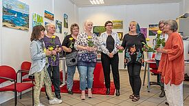 „Frau macht es, Frau schafft es“ bei der Vernissage in Hakenfelde. Bild: Ralf Salecker