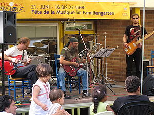 Musiker auf der „Fête de la Musique“ 2011 im Quartier Tiergarten-Süd