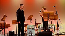 Klaus Lederer, Senator für Kultur und Europa, und Frankreichs Botschafterin Anne-Marie Descôtes eröffneten die Fête de la Musique 2022. (Bild: Undine Ungethüm)