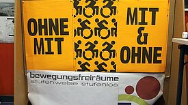 Eines der Plakate der Kunstaktion bei der Projekte-Messe im Olof-Palme-Zentrum. Foto: Dominique Hensel / QM Brunnenviertel-Brunnenstraße