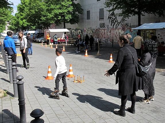 Die Neckarstraße wandelte sich in einen Festplatz. (Foto: Jens Sethmann) 
