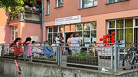 Im Familienzentrum Haus der Familie boten Geschicklichkeitsspiele Spaß für Kinder. (Bild: QM Glasower Straße)